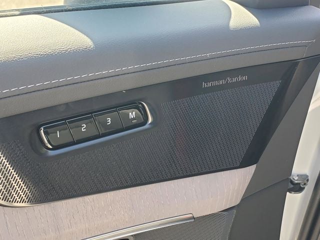 2026 Volvo XC90 Ultra - Photo 11