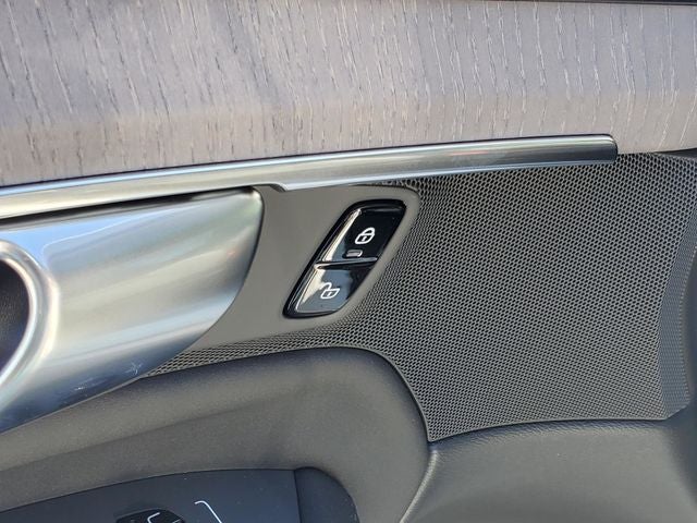 2026 Volvo XC90 Ultra - Photo 12