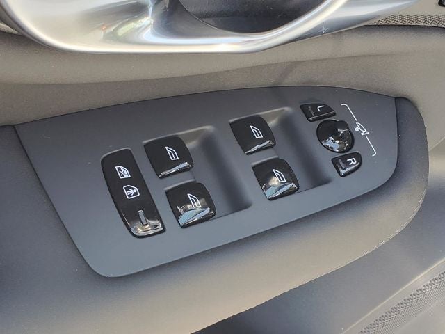 2026 Volvo XC90 Ultra - Photo 13