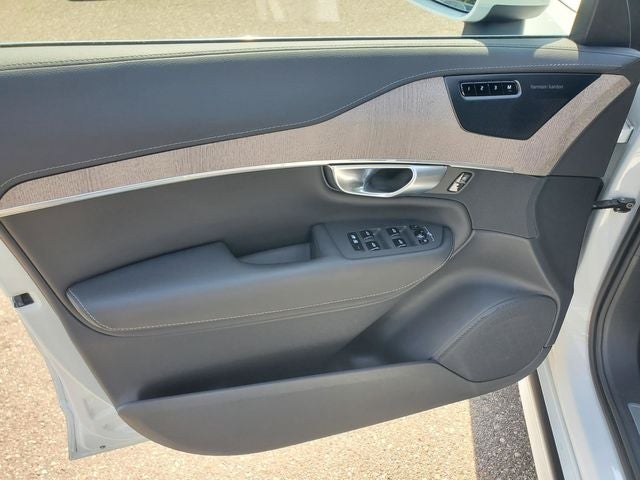 2024 Volvo XC90 Recharge Plug-In Hybrid Ultimate