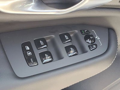 2024 Volvo XC90 Recharge Plug-In Hybrid Ultimate