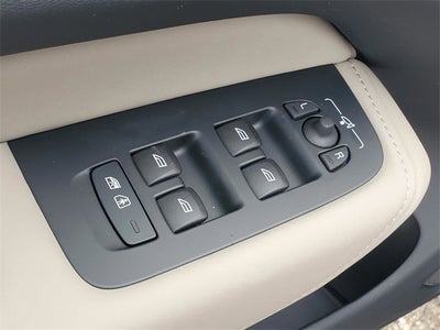 2026 Volvo XC60 Plug-In Hybrid T8 Plus