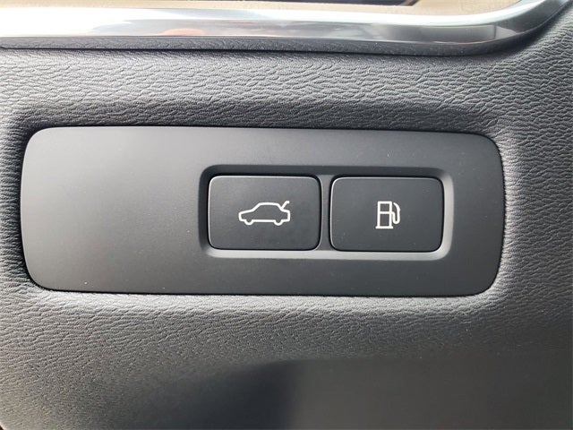 2026 Volvo XC60 Plug-In Hybrid T8 Plus