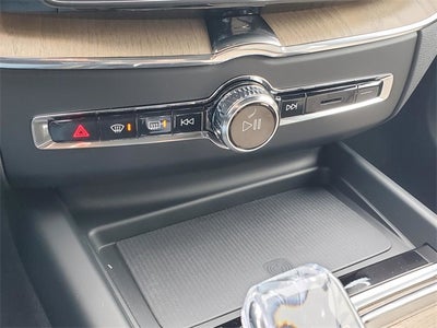 2026 Volvo XC60 Plug-In Hybrid T8 Plus