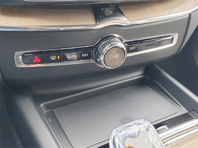 2026 Volvo XC60 Plug-In Hybrid T8 Plus