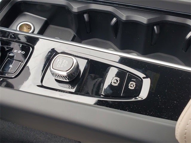 2026 Volvo XC60 Plug-In Hybrid T8 Plus