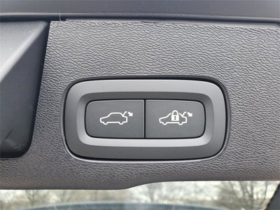 2026 Volvo XC60 Plug-In Hybrid T8 Plus