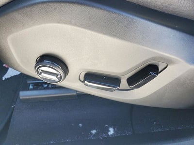 2025 Volvo XC60 Plug-In Hybrid T8 Plus