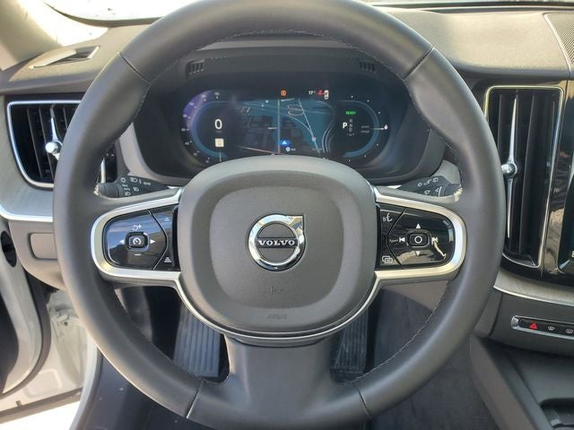 2025 Volvo XC60 Plug-In Hybrid T8 Plus