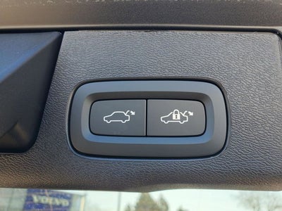 2026 Volvo XC60 Plug-In Hybrid T8 Ultra