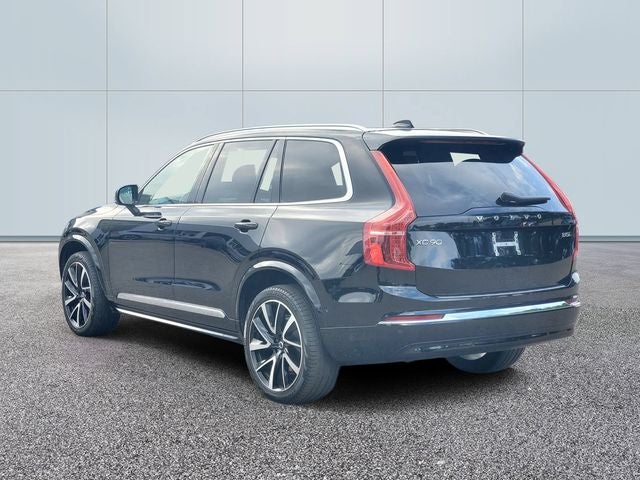 2023 Volvo XC90 B5 Plus