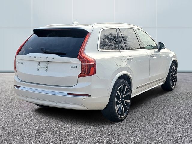 2023 Volvo XC90 B5 Plus