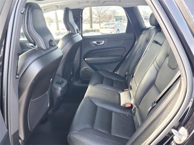 2024 Volvo XC60 B5 Plus Dark Theme