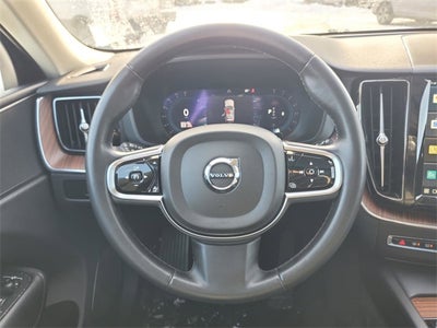2024 Volvo XC60 B5 Plus Dark Theme