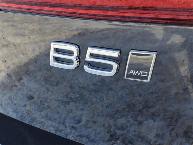 2024 Volvo XC60 B5 Plus Dark Theme