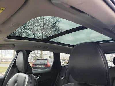 2022 Volvo XC60 B5 Inscription