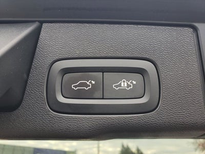 2022 Volvo XC60 B5 Inscription