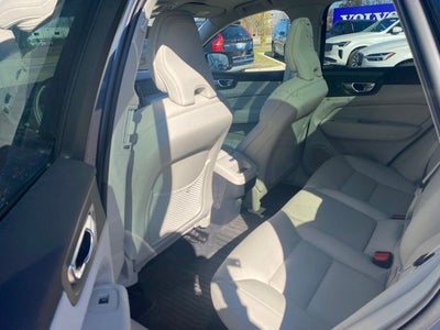 2023 Volvo XC60 B5 Plus Dark Theme