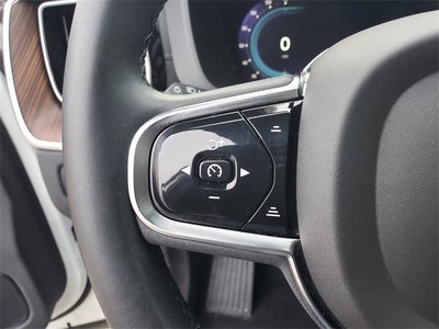 2023 Volvo XC60 B5 Ultimate Dark Theme