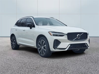 2023 Volvo XC60 B5 Ultimate Dark Theme