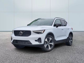 2026 Volvo XC40 B5 Plus