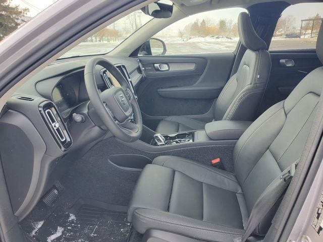 2026 Volvo XC40 B5 Plus
