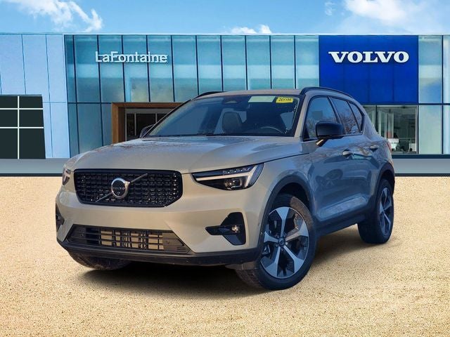 2026 Volvo XC40 B5 Plus
