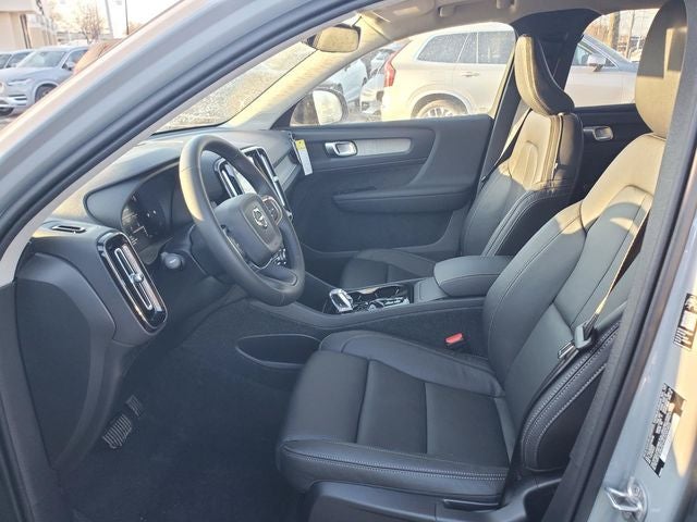 2026 Volvo XC40 B5 Plus