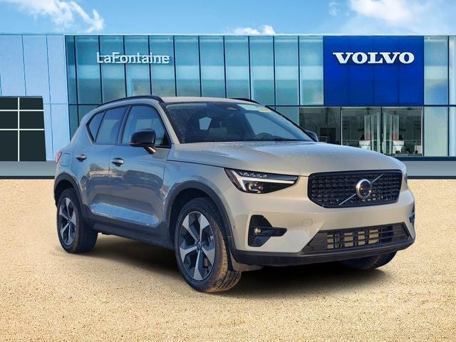 2026 Volvo XC40 B5 Plus
