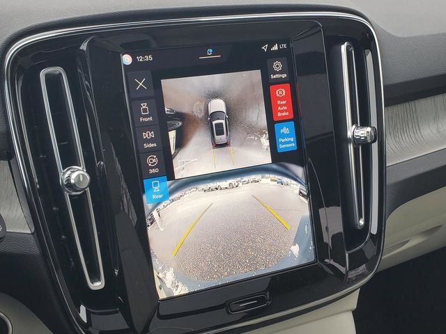 2026 Volvo XC40 B5 Plus