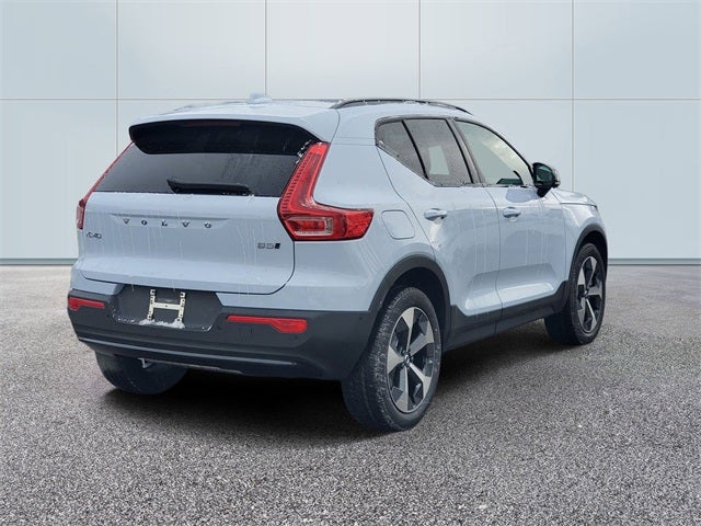 2026 Volvo XC40 B5 Plus