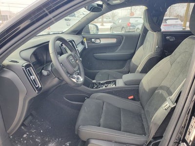 2026 Volvo XC40 B5 Ultra Black Edition