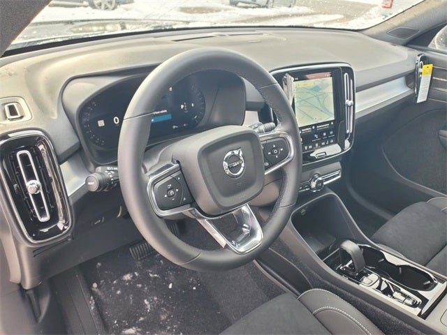 2026 Volvo XC40 B5 Ultra Black Edition