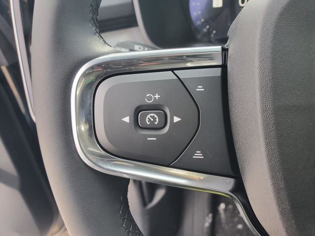 2026 Volvo XC40 B5 Ultra Black Edition
