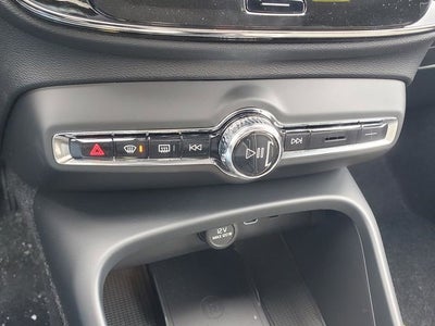 2026 Volvo XC40 B5 Ultra Black Edition