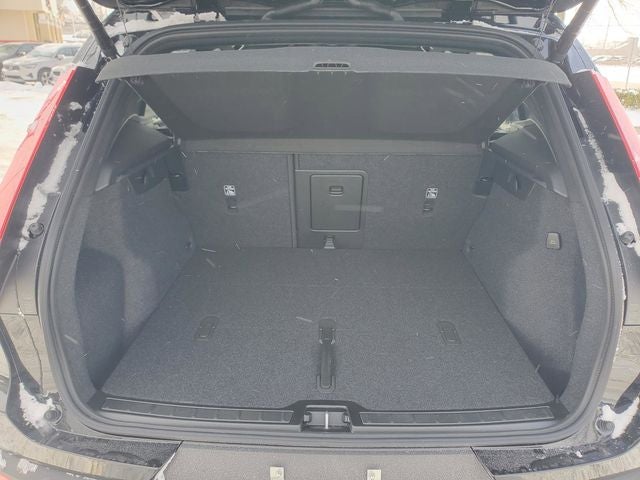 2026 Volvo XC40 B5 Ultra Black Edition