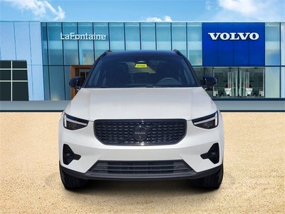 2026 Volvo XC40 B5 Ultra Black Edition