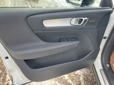 2026 Volvo XC40 B5 Ultra Black Edition