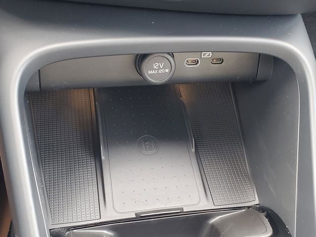 2026 Volvo XC40 B5 Ultra Black Edition