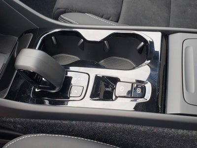 2026 Volvo XC40 B5 Ultra Black Edition