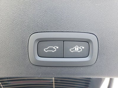 2026 Volvo XC40 B5 Ultra Black Edition