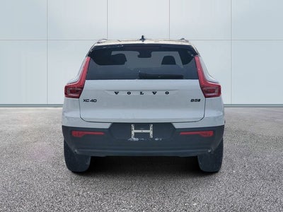 2026 Volvo XC40 B5 Ultra Black Edition