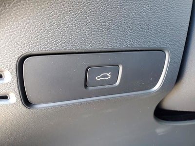 2026 Volvo XC40 B5 Ultra Black Edition