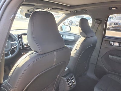 2026 Volvo XC40 B5 Ultra Black Edition