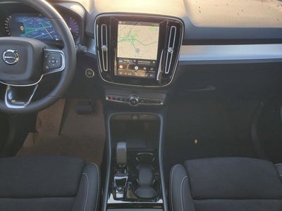 2026 Volvo XC40 B5 Ultra Black Edition