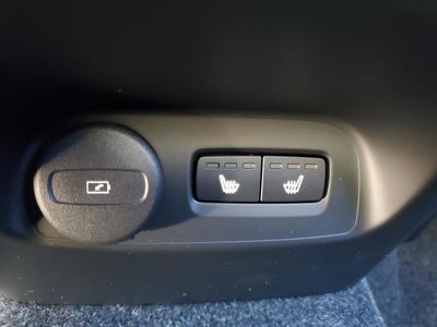 2026 Volvo XC40 B5 Ultra Black Edition