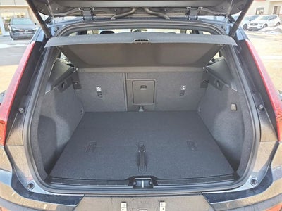 2026 Volvo XC40 B5 Ultra Black Edition
