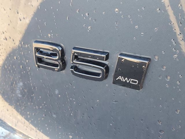 2026 Volvo XC40 B5 Ultra Black Edition