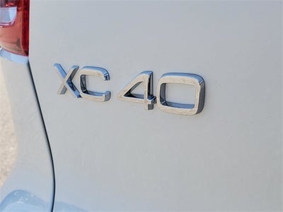 2024 Volvo XC40 B5 Plus Bright Theme