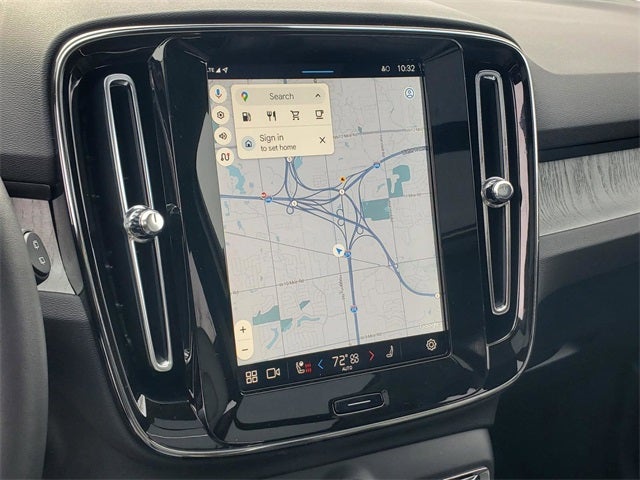2025 Volvo XC40 B5 Core